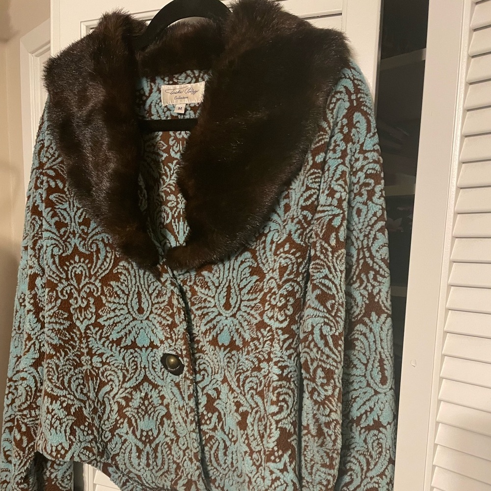 Winter jacket w/ faux fur collar & sleeves beautiful turquoise & brown pattern.